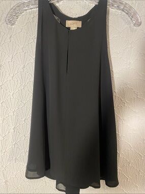 LOFT Black Sleeveless A-Line Keyhole Tank size XS. Sleek Effortless Romantic